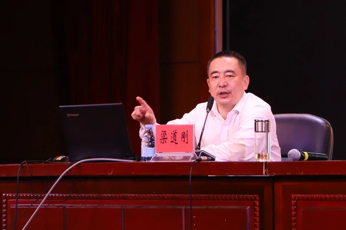 2021-5-11港口鎮(zhèn)舉行黨史學(xué)習(xí)教育輔導(dǎo)報告會暨黨委理論學(xué)習(xí)中心組（擴(kuò)大）學(xué)習(xí)會003.jpg
