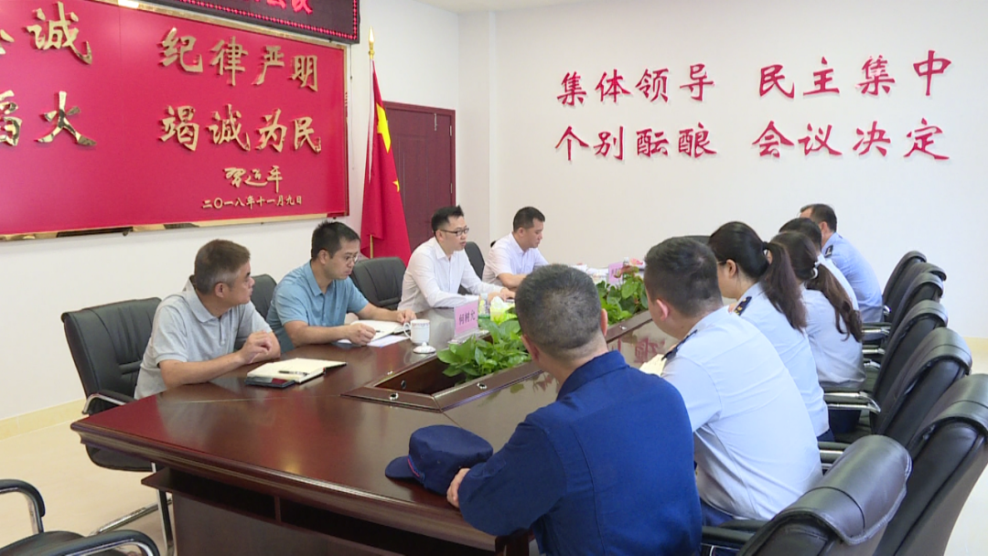 2021-8-9港口鎮(zhèn)高水平打造應(yīng)急管理和消防救援隊伍003.png