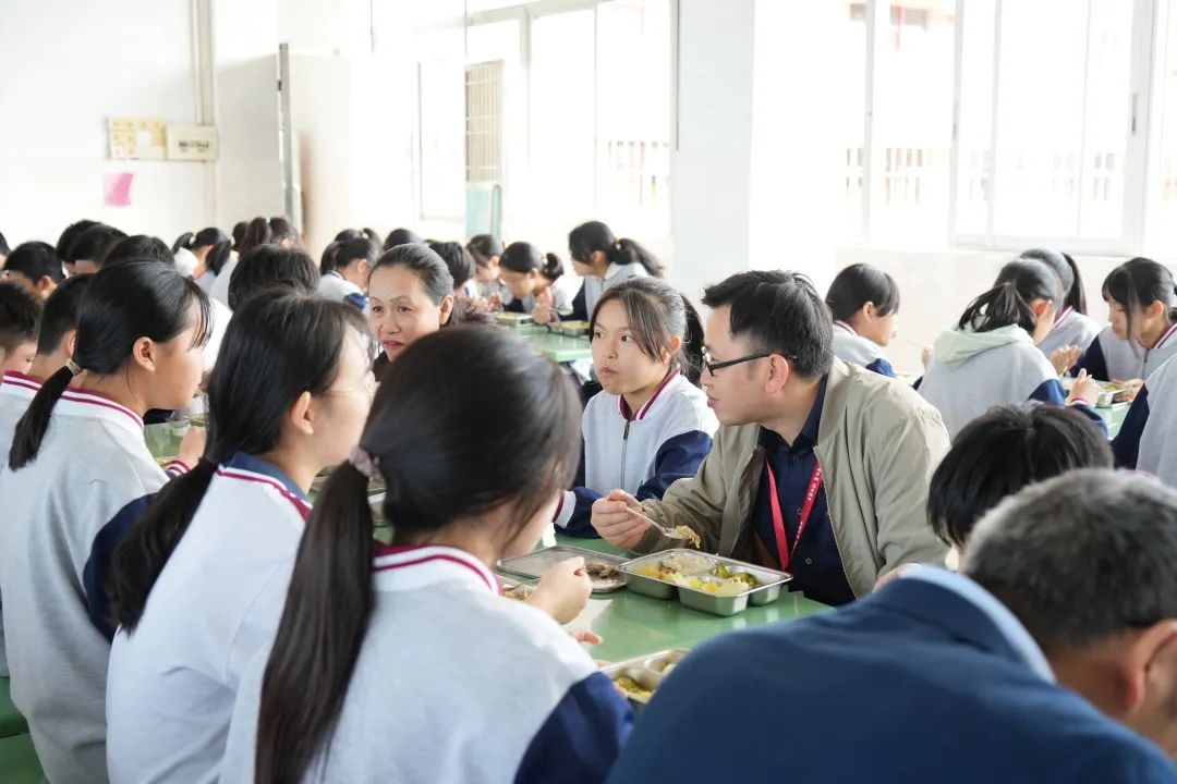 港口鎮(zhèn)開(kāi)展學(xué)校食品安全“開(kāi)學(xué)第一查”行動(dòng)002.jpeg