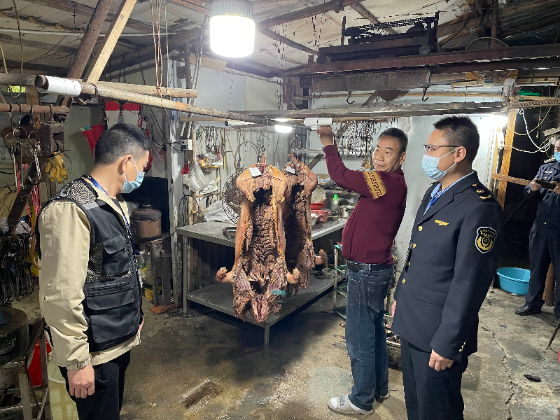 坦洲鎮(zhèn)開展清明節(jié)前燒肉及肉類制品大檢查 確保“舌尖上”的安全圖片2.jpg