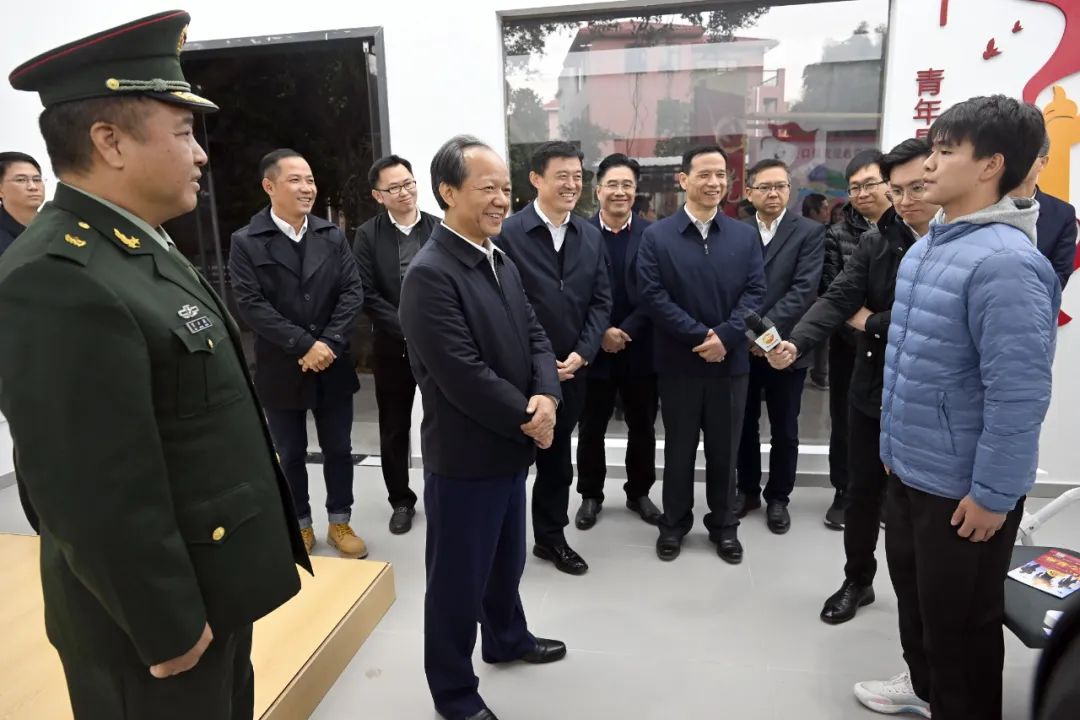 郭文海到港口鎮(zhèn)調(diào)研：抓細(xì)抓實(shí)年底各項(xiàng)工作 把日夜兼程奮斗成效體現(xiàn)在拼經(jīng)濟(jì)戰(zhàn)果上1.jpeg