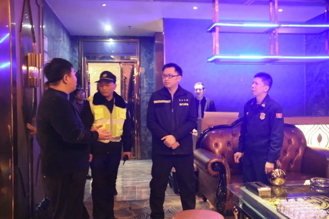 為平安“站好崗”！港口鎮(zhèn)開(kāi)展消防安全夜查行動(dòng)2.jpeg