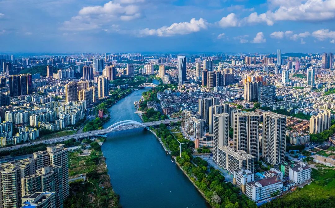 沿著正確方向推動中山現(xiàn)代化建設行穩(wěn)致遠 努力為全省高質(zhì)量發(fā)展作出新的更大貢獻2.jpeg