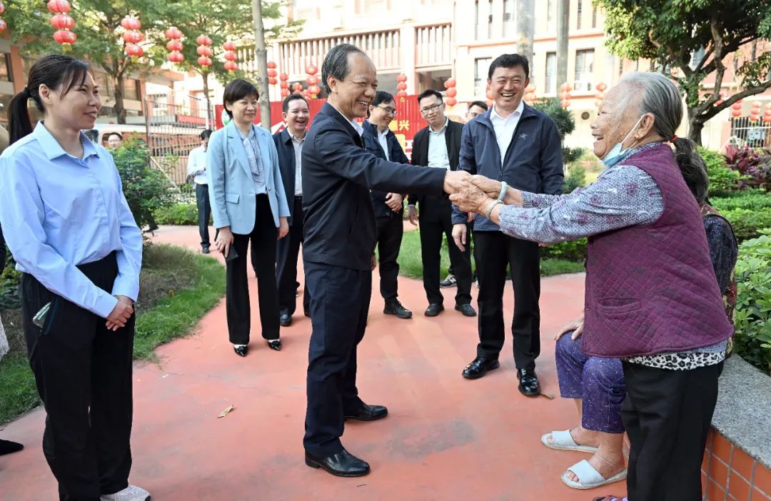 郭文海：加快推進(jìn)養(yǎng)老事業(yè)和康養(yǎng)產(chǎn)業(yè)高質(zhì)量發(fā)展 讓所有老年人都能有一個(gè)幸福美滿的晚年1.jpeg