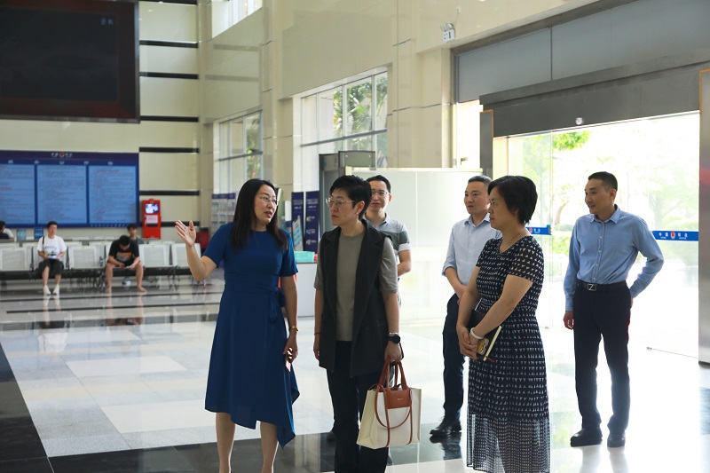 中山市司法局與澳門(mén)街坊會(huì)聯(lián)合總會(huì)開(kāi)展交流座談1.jpg
