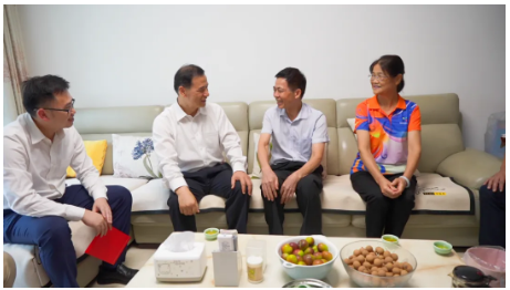 市領(lǐng)導(dǎo)李長春到港口開展調(diào)研1.png