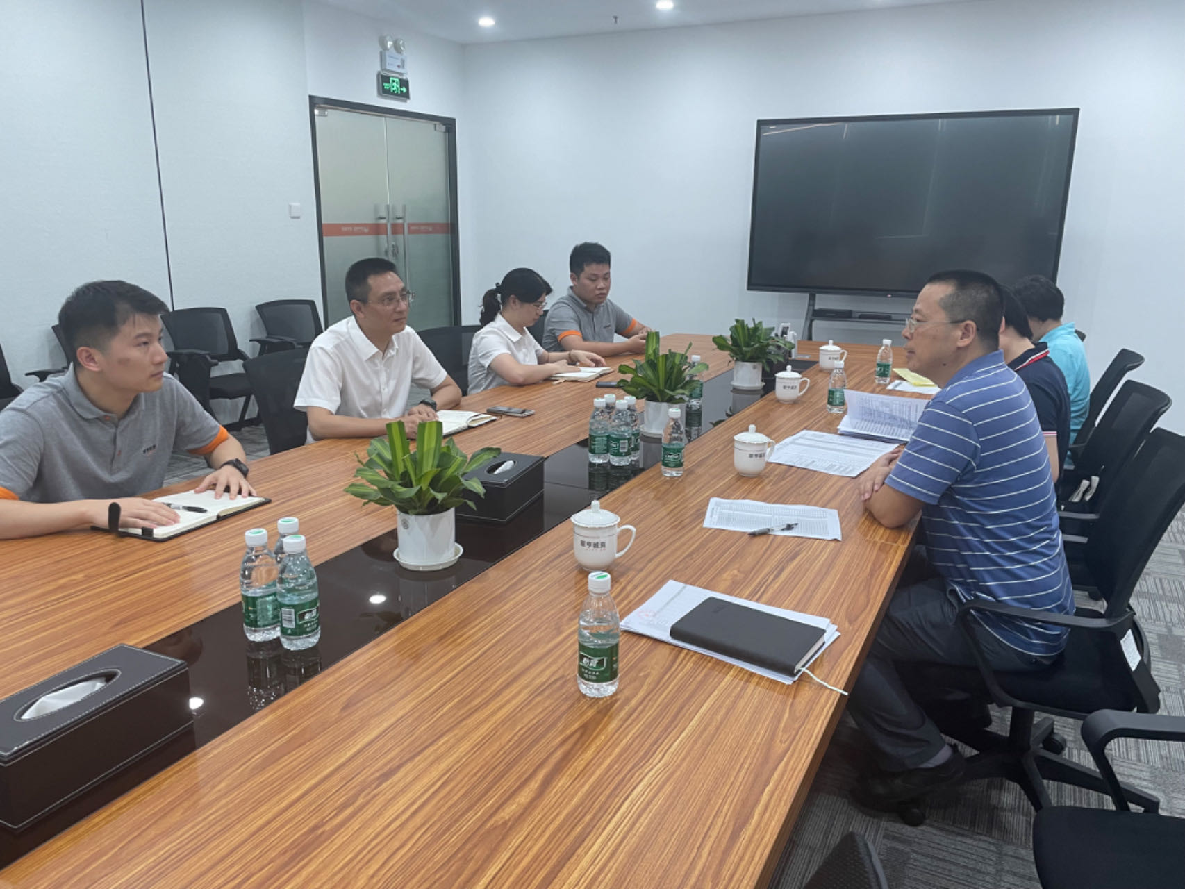 02 審計(jì)組成員與翠亨集團(tuán)下屬公司座談.jpg