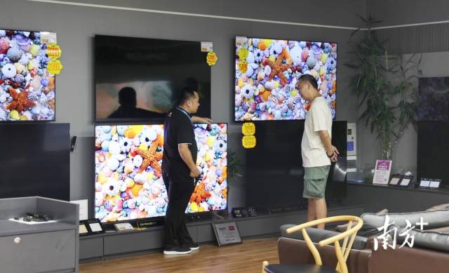 85寸以上大屏電視是本輪以舊換新活動的熱門消費品之一。