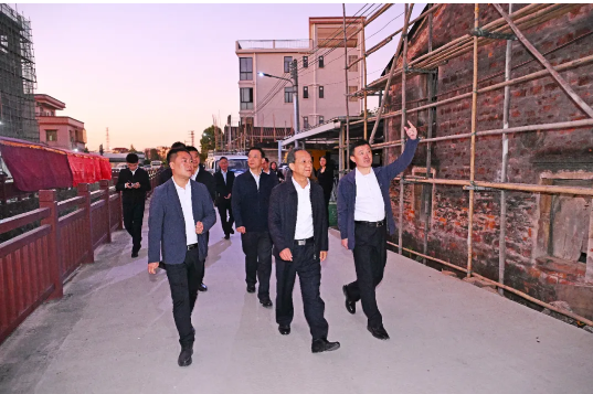 郭文海：因地制宜推動農(nóng)房風(fēng)貌管控提升 讓群眾切實(shí)感受獲得感幸福感2.png