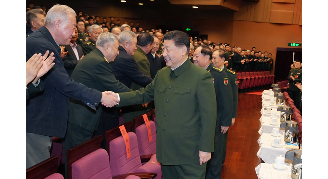 中央軍委舉行慰問(wèn)駐京部隊(duì)老干部迎新春文藝演出 習(xí)近平向全軍老同志祝賀新春