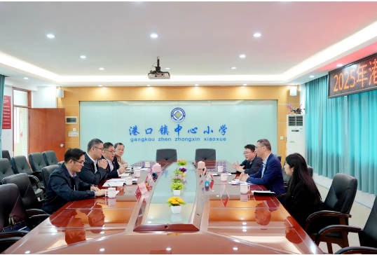 推動教育事業(yè)高質(zhì)量發(fā)展！港口鎮(zhèn)主要領(lǐng)導(dǎo)調(diào)研教育工作3.png