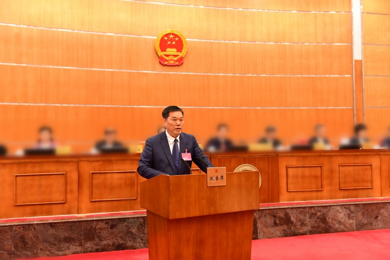 3月24日，受省人民政府委托，廣東省審計(jì)廳副廳長(zhǎng)劉柱棠向省十四屆人民代表大會(huì)常務(wù)委員會(huì)第十六次會(huì)議報(bào)告我省2023年度省級(jí)預(yù)算執(zhí)行和其他財(cái)政收支審計(jì)查出問題的整改情況。