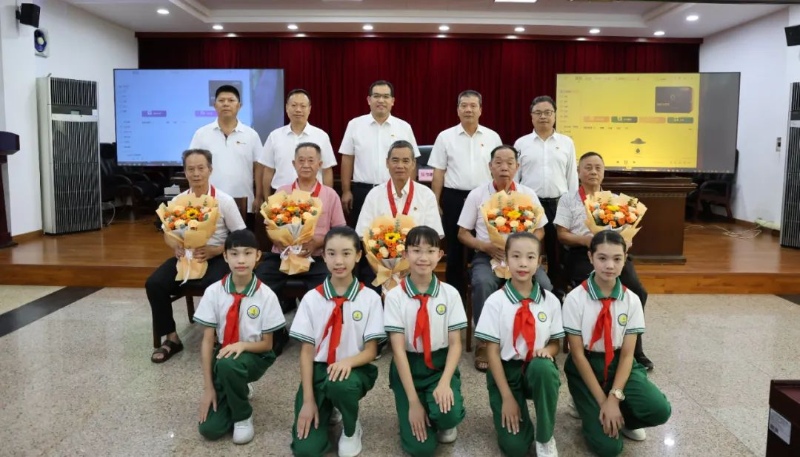 賡續(xù)信仰血脈，錘煉忠誠(chéng)底色！板芙鎮(zhèn)開(kāi)展2025 年慶“七?一”活動(dòng)