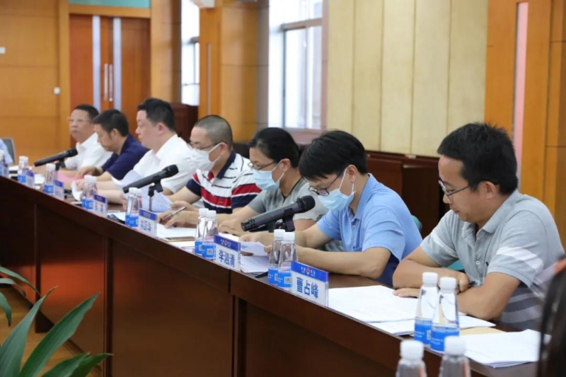 222評估會邀請了法學(xué)理論和實務(wù)、規(guī)劃設(shè)計和工程管理、化學(xué)和生態(tài)環(huán)境等領(lǐng)域7名專家以及相關(guān)職能部門代表參加。_conew1.jpg